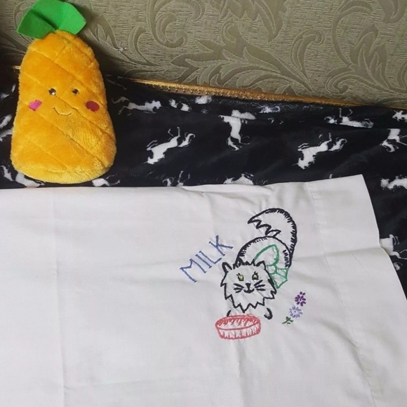 Vintage JC Penney Pillowcase Handmade Cat w Milk - Picture 4 of 8